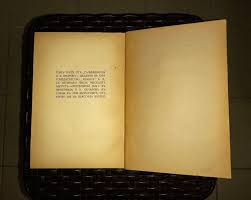 Корична снимка на третия том от съчиненията на Яворов, издаден през 1934 г., с твърди корици. Книгата съдържа значими произведения на поета.
