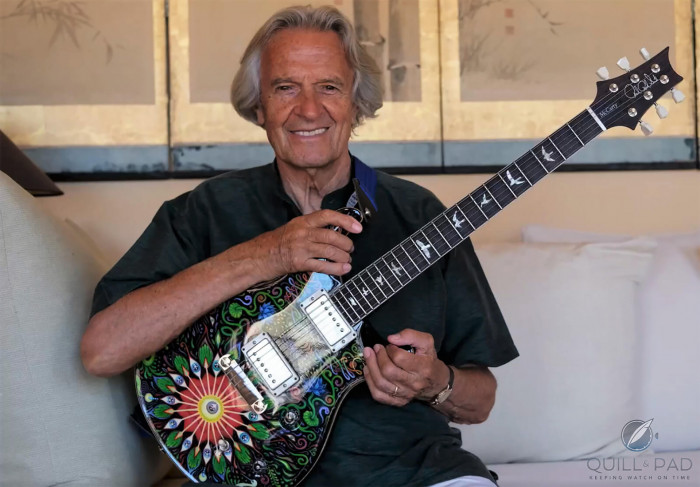 Джон Маклафлин (John McLaughlin), британски джаз китарист и композитор, известен със своето влияние в джаз-фюжън и работата си с Mahavishnu Orchestra.111