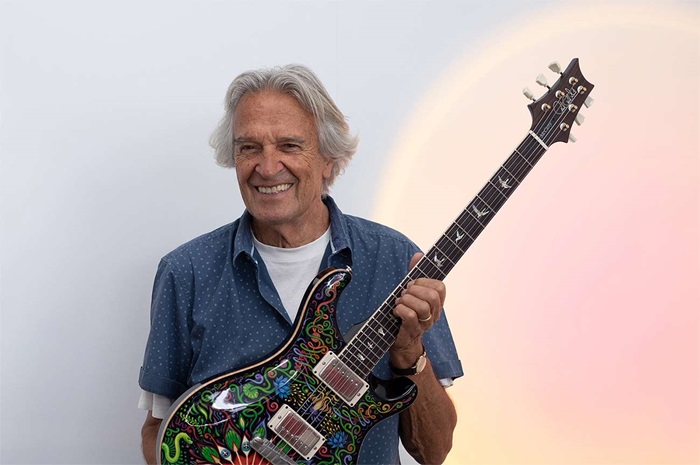 Джон Маклафлин (John McLaughlin), британски джаз китарист и композитор, известен със своето влияние в джаз-фюжън и работата си с Mahavishnu Orchestra.2