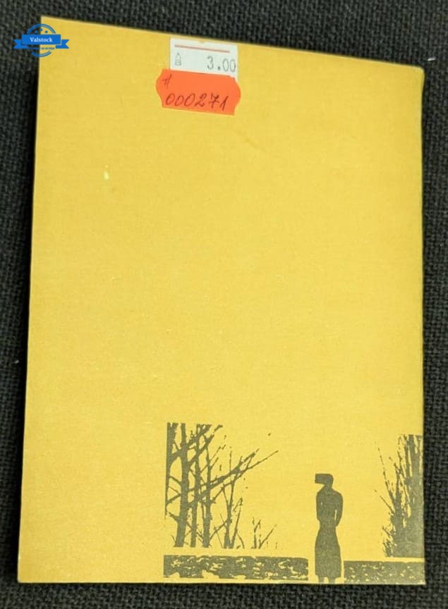 Корица на първо издание на „Лудият от Бержерак“ от Жорж Сименон, издадено през 1989 г., с ретро дизайн в жълто и черно, изобразяваща мъж със шапка и палто.1