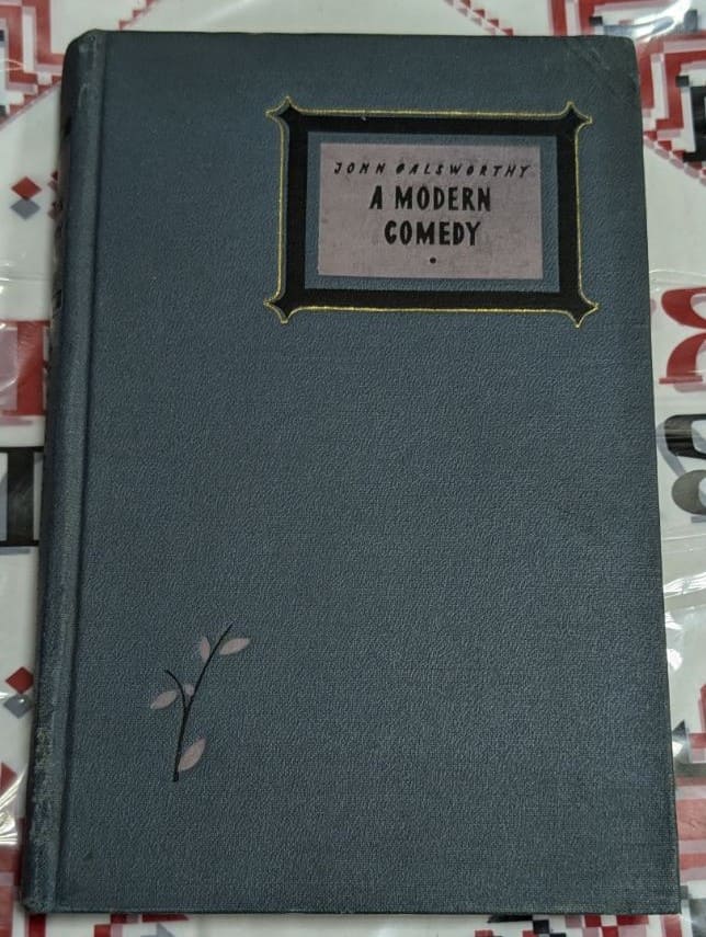заглавни страници на книгите „A Modern Comedy“ и „The White Monkey“ от Джон Голсуърти, издание от 1956 г., Foreign Languages Publishing House.