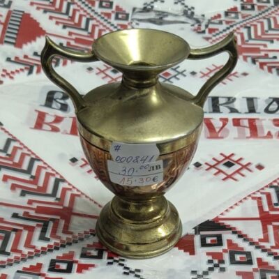 антикварна метална ваза с две дръжки