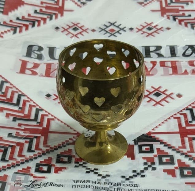 Месингов декоративен свещник с изрязани сърца - Image 2