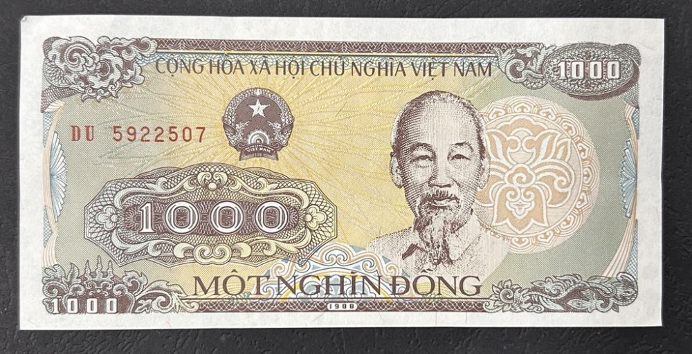 Виетнамска банкнота 1000 Đồng 1988 – лице с Хо Ши Мин