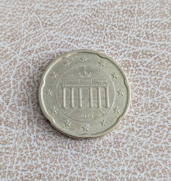 Монета 20 евроцента Германия 2023 с Бранденбургската врата и номинал 20 Euro Cent.1